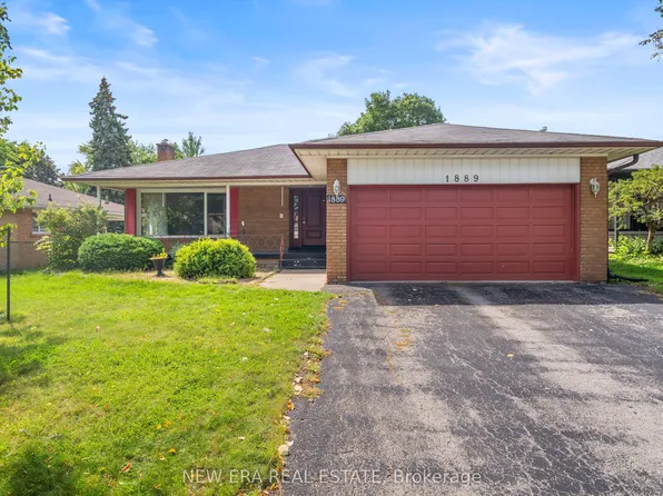 1889 Steepbank Cres, Mississauga, ON L4X 1T9
