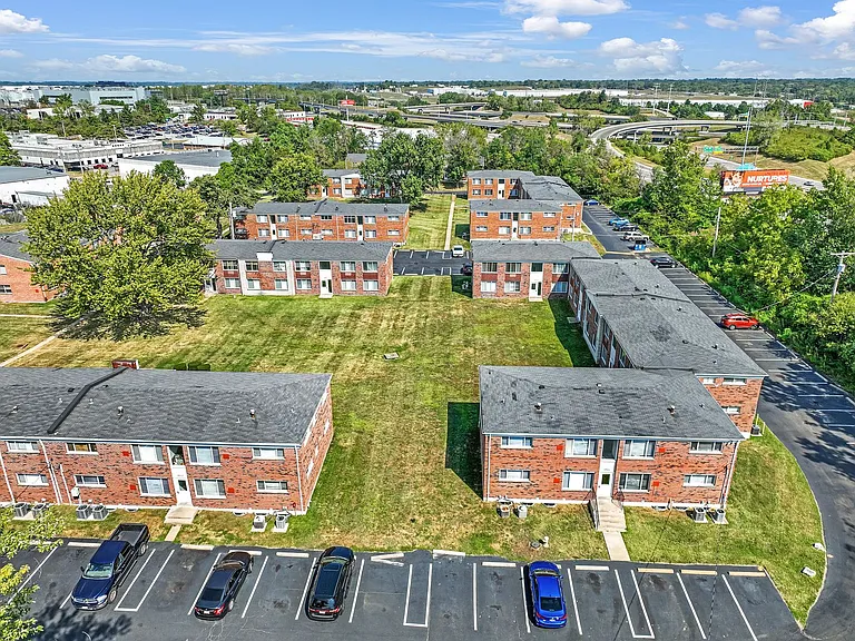 COURTYARD GARDENS APARTMENTS — Photo 19