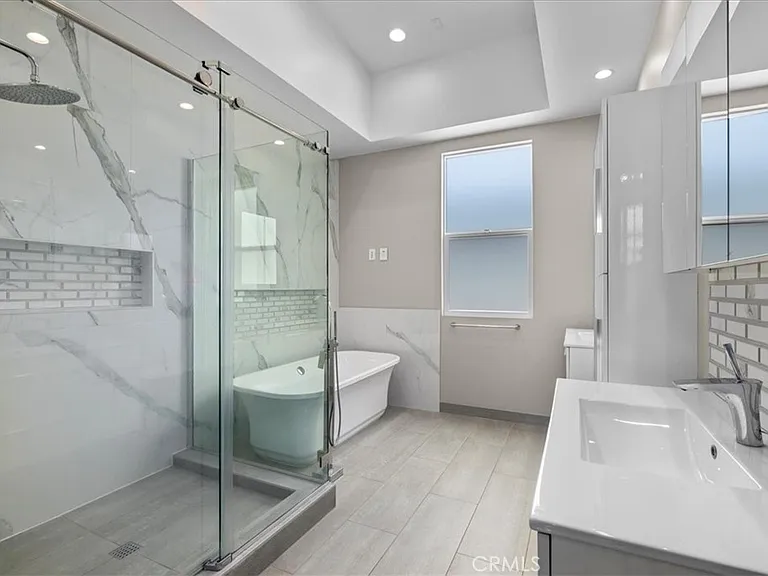 2415 Carnegie Ln #C — Photo 22