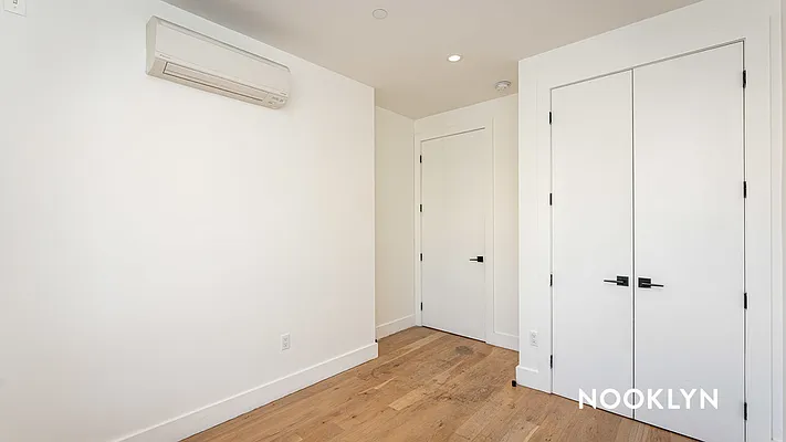 Rented by Nooklyn NYC LLC | media 4