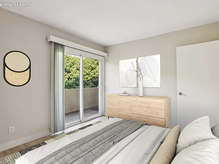 1827 S Barrington Ave #103 — Photo 6