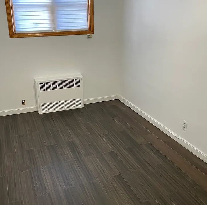 2nd image of 1565 E 58th St #2