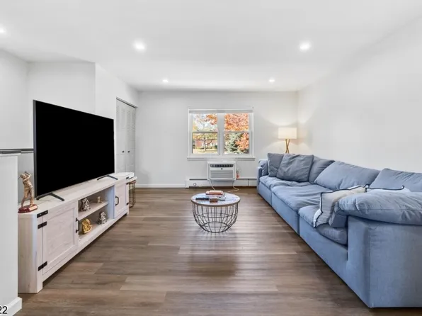 1138 Valley Rd #2A, Wayne Twp., NJ 07470