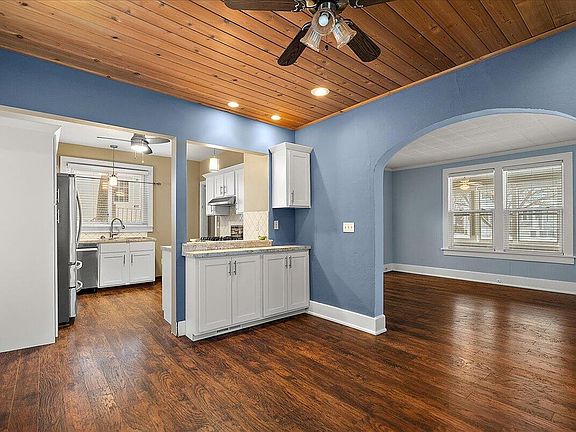 3rd image of 1037 Washington Ave