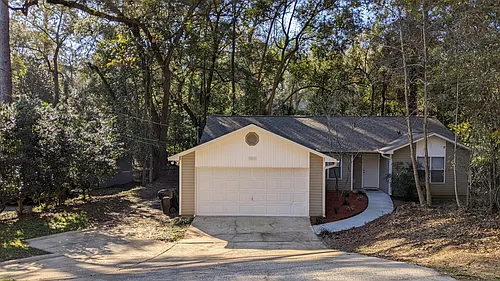 1013 Redbud Ave Photo 1