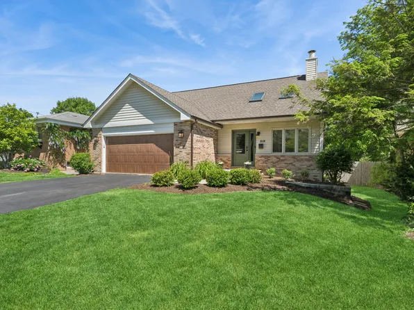 318 E Sunnyside Ave, Libertyville, IL 60048
