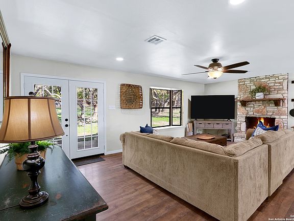 4th image of 277 W BEAR SPRINGS RD