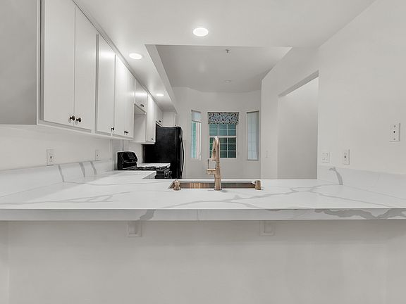 3rd image of 180 W Lemon Ave #A