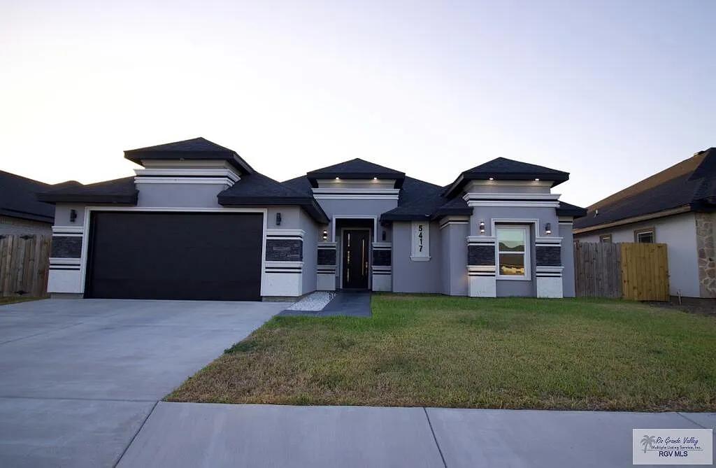 3 bed, 2.5 bath, 1817 sqft, $2,700 — Photo 1