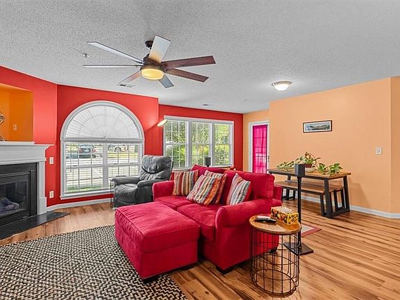 3rd image of 6121 Hedgecock Cir APT 1A