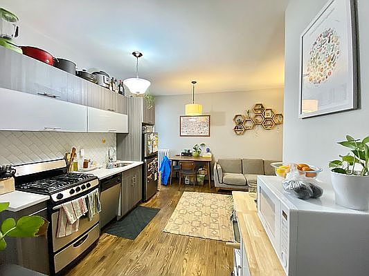 5th image of 552 Lincoln Pl #I