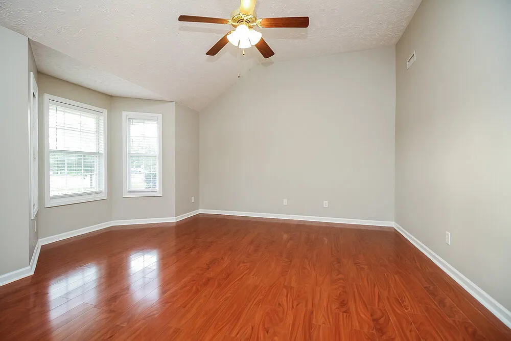 3 bed, 2.0 bath, 1382 sqft, $2,075 — Photo 4