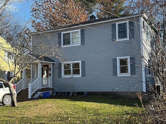 3rd image of 137 Woodlawn Rd