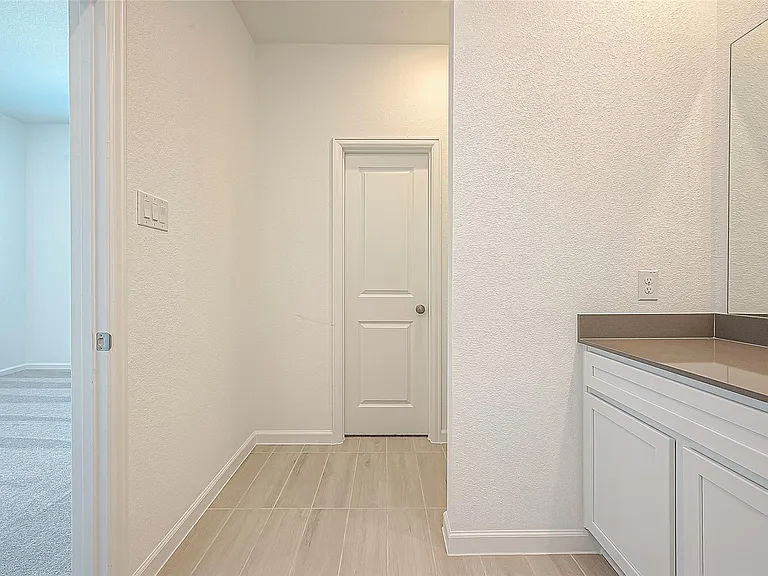 5402 Holly Haven Ct — Photo 35