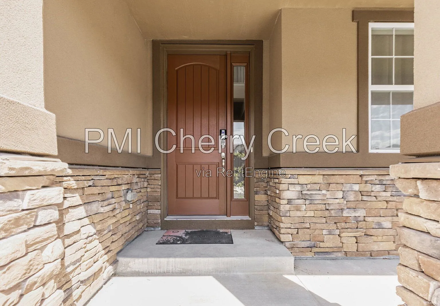 6 bed, 4.0 bath, 3000 sqft, $4,795 — Photo 4