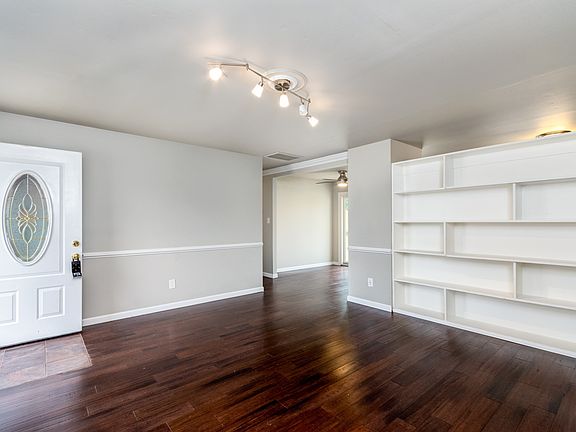 4th image of 519 King Malcolm Ave