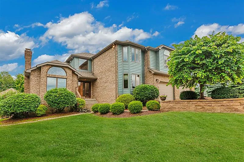 107 James Dr photo 1