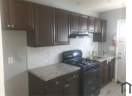 4th image of 6 Park Pl Floor 1