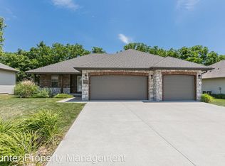 2008 S Thomas Dr, Ozark, MO 65721