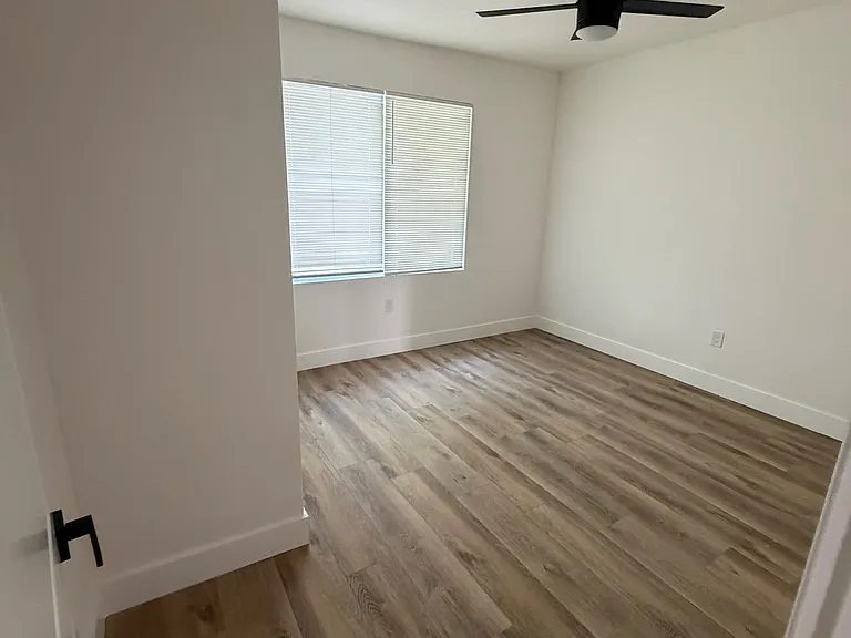 106 E Adalee St — Photo 7