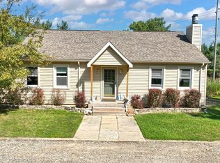 420 W Oakwood Rd, Oxford, MI 48371