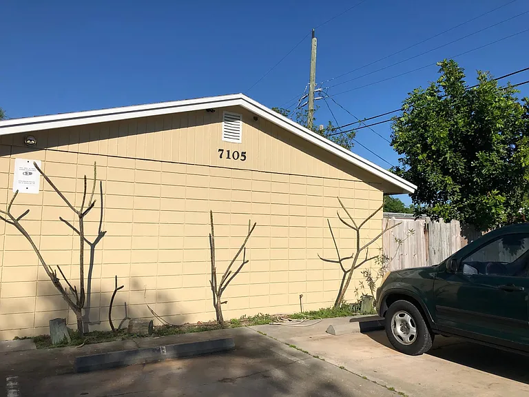7105 Poinsetta Ave — Photo 4