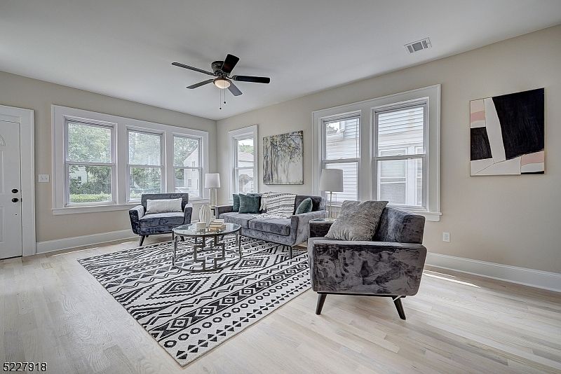 1st image of 621 Walsh Ave