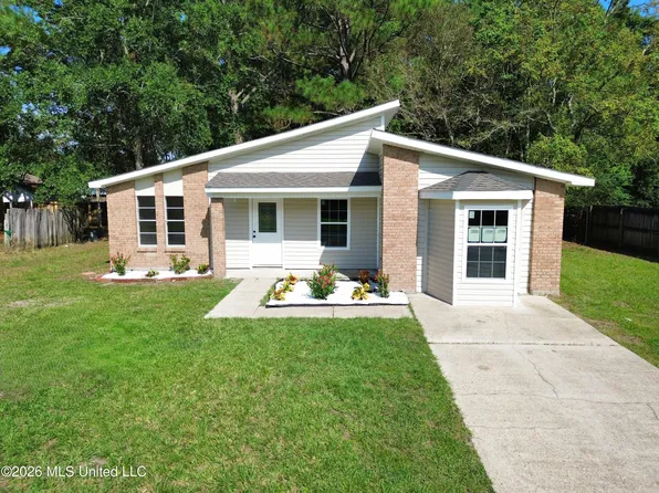 7208 Greenbriar St, Ocean Springs, MS 39564