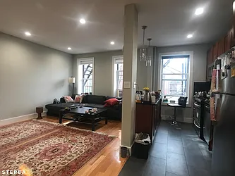 Rented by Sterea Agency