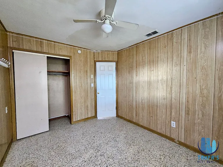 1216 E Myrtle St — Photo 13