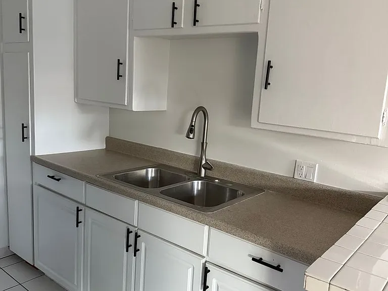 4457 & 4463 Murietta Ave — Photo 10