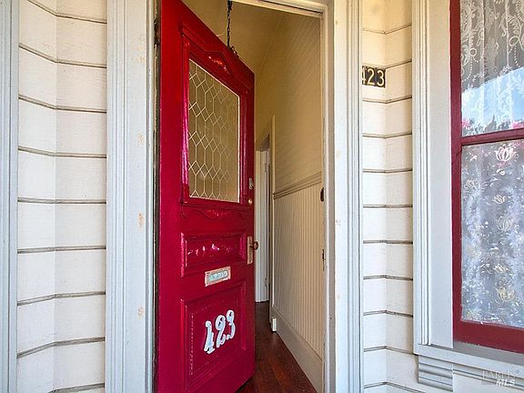 2nd image of 423 N Franklin Street