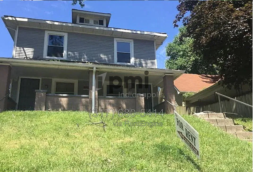 3 bed, 1.5 bath, 1111 sqft, $1,340 — Photo 1
