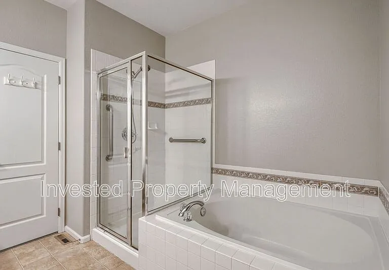 9531 Cedarhurst Ln #D — Photo 14
