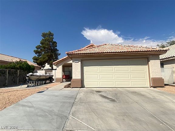 2nd image of 5741 Royal Castle Ln