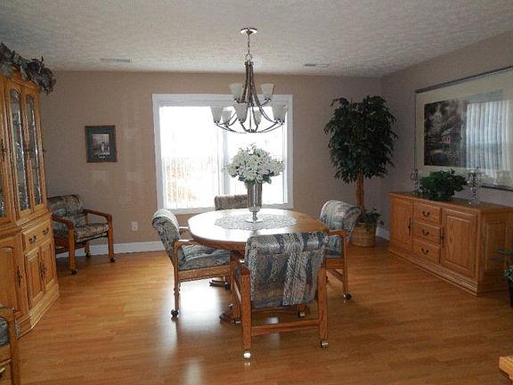 4th image of 190 Beckford Way