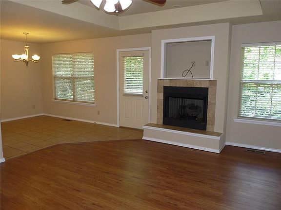 3rd image of 27 Reighton Dr