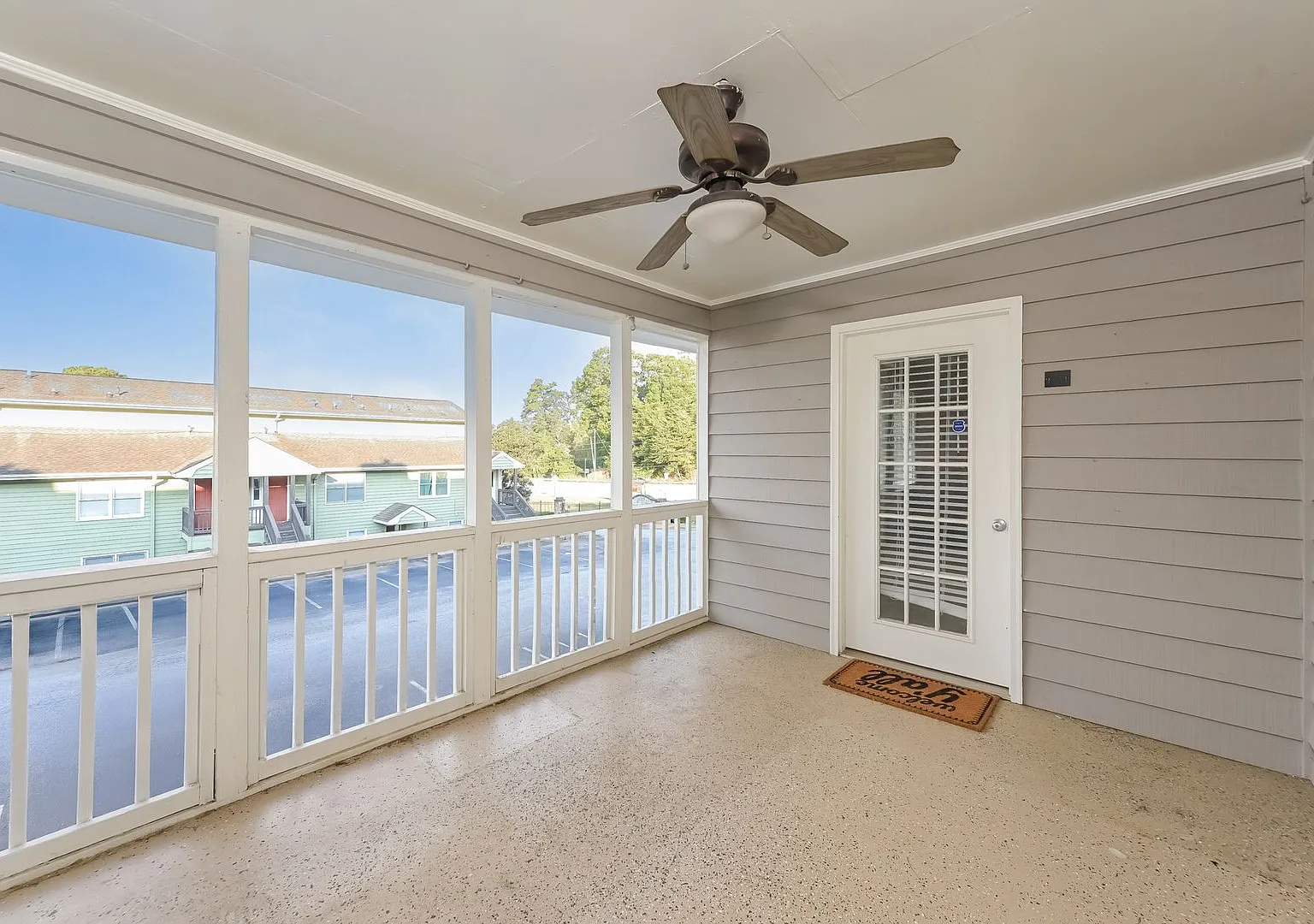 Rent Special + 100% Off App Fee! Updated 3br Condo Minutes From Downtown Athens — Photo 3