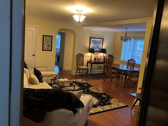 4th image of 820-B S Washington St #228