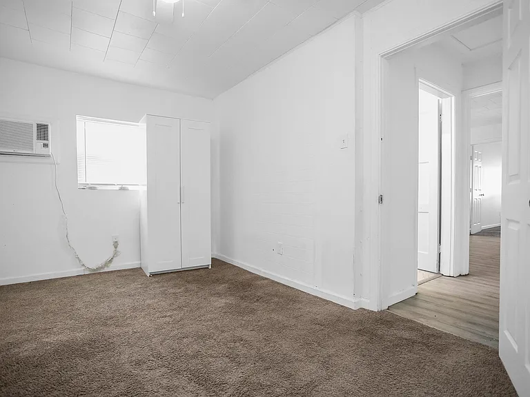 709 W Sam Rayburn Dr #E — Photo 15