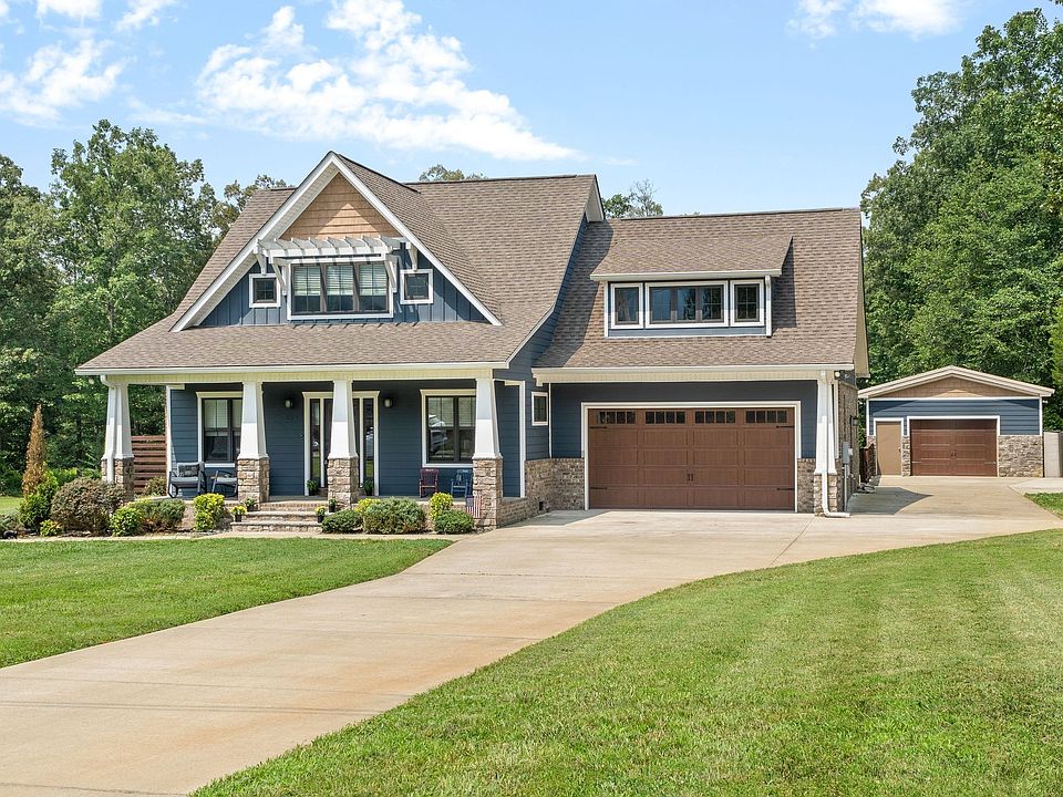 1st image of 654 Bonner Way