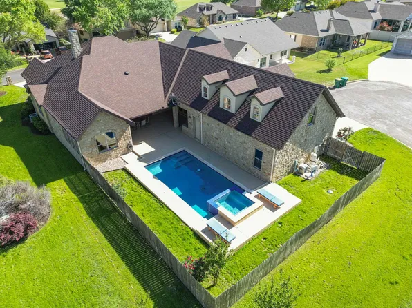 114 Preston TRL, Meadowlakes, TX 78654