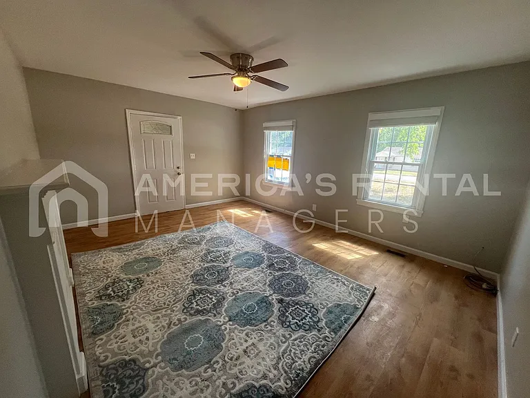 1318 Woodward Rd — Photo 5