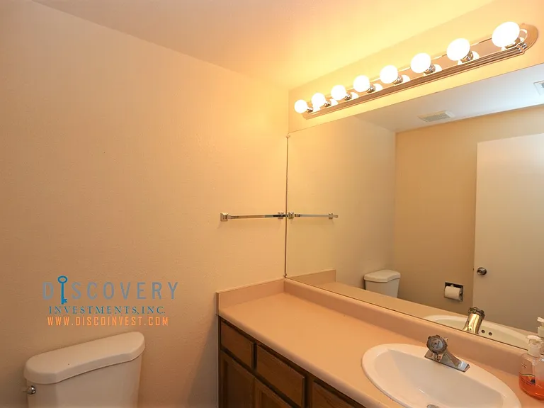 215 Samaria Ln — Photo 12