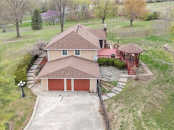 4th image of 421 Overland Dr