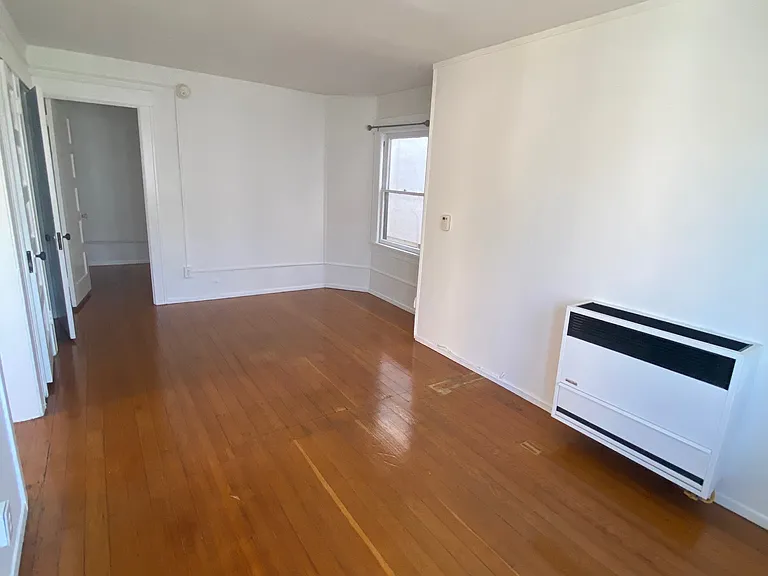 17 Ozone Ave #8 — Photo 9