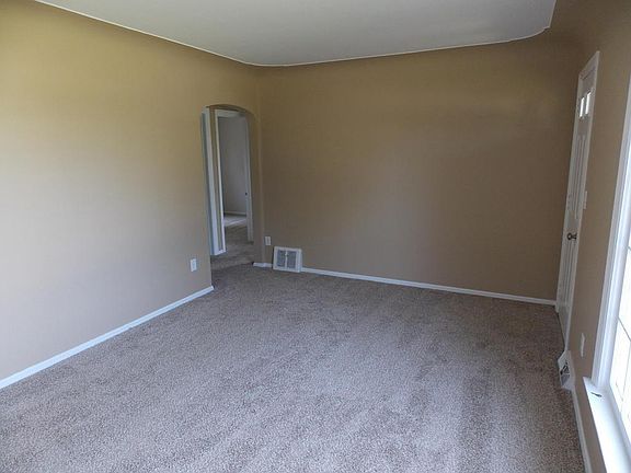 4th image of 3470 Hillcroft Ave SW