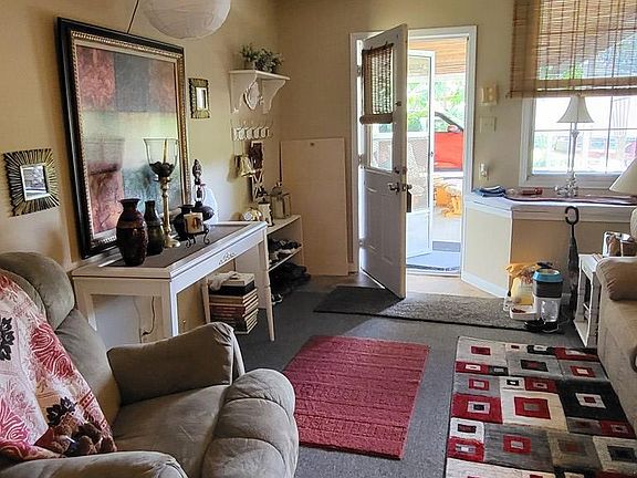 3rd image of 3045 Oak Trace Ln