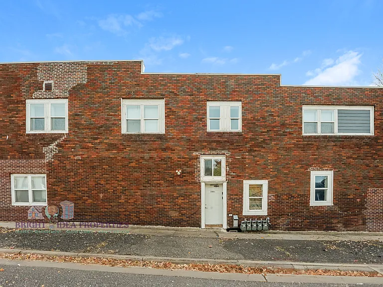 1051 Arkwright Street - 4 — Photo 14