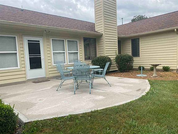 4th image of 1735 Meadow Woods Ct